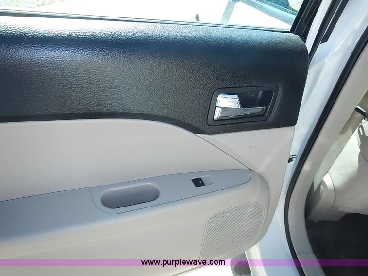 image for item I3577 2008 Ford Fusion S