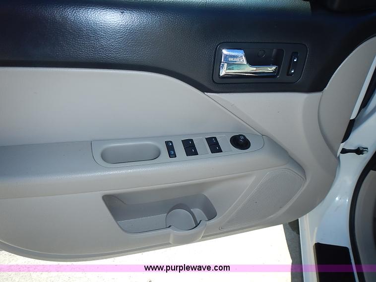 image for item I3577 2008 Ford Fusion S
