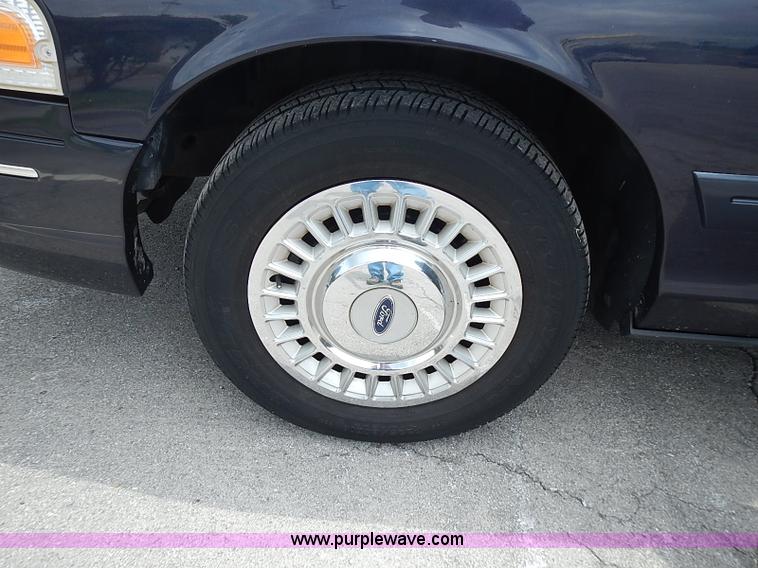 image for item I3592 1999 Ford Crown Victoria Police Interceptor