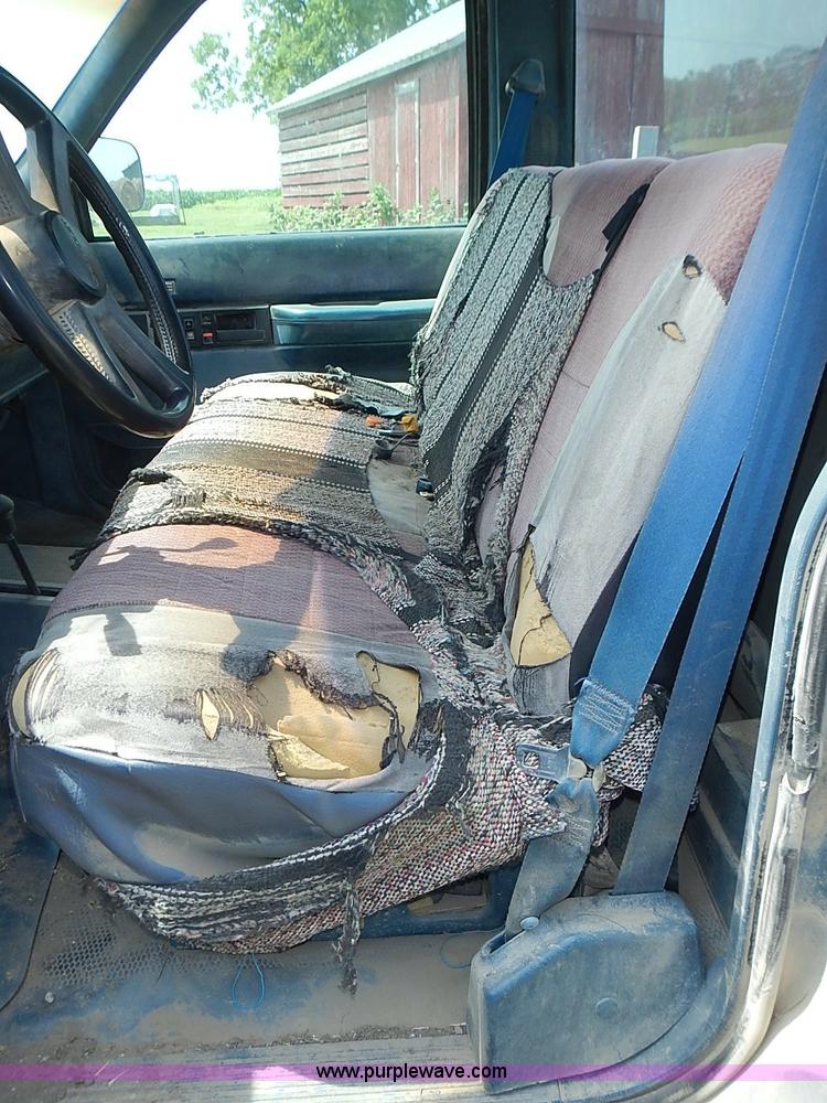 image for item I3594 1988 Chevrolet Scottsdale 1500 pickup truck