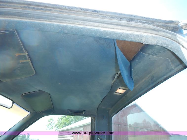 image for item I3594 1988 Chevrolet Scottsdale 1500 pickup truck