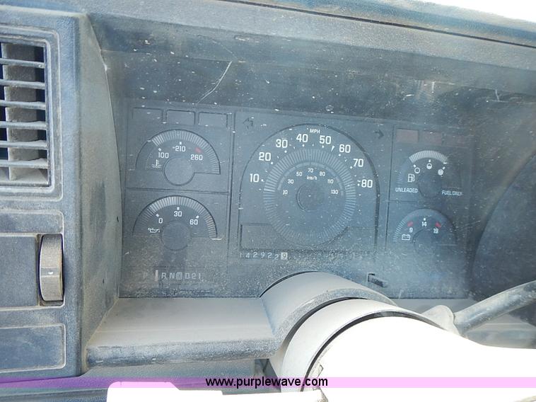 image for item I3594 1988 Chevrolet Scottsdale 1500 pickup truck