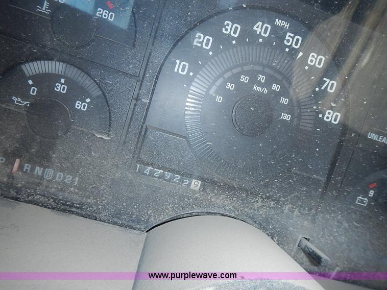 image for item I3594 1988 Chevrolet Scottsdale 1500 pickup truck