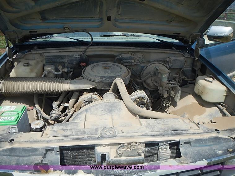 image for item I3594 1988 Chevrolet Scottsdale 1500 pickup truck