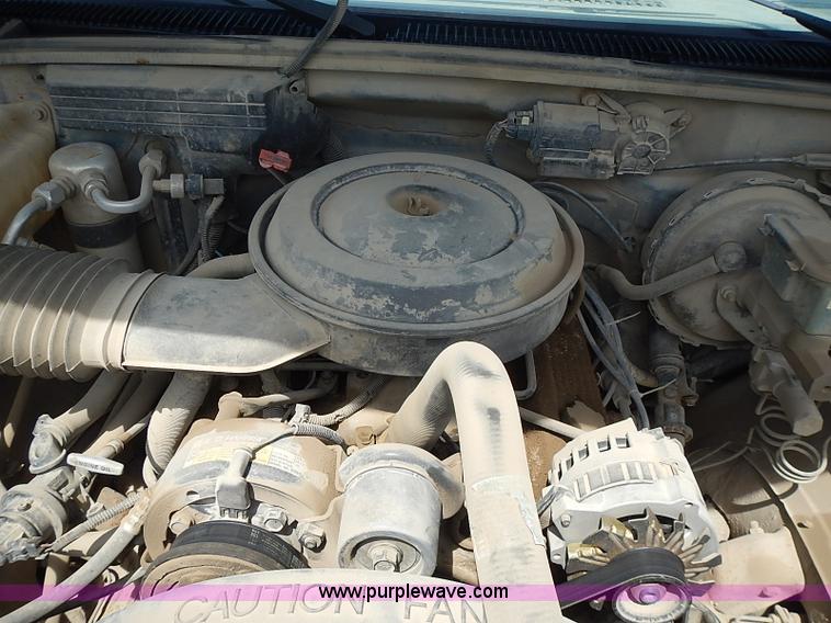 image for item I3594 1988 Chevrolet Scottsdale 1500 pickup truck