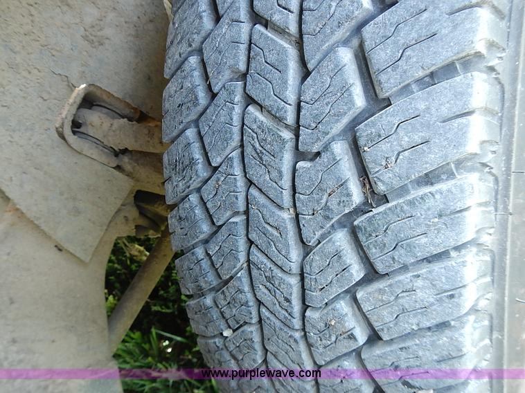 image for item I3594 1988 Chevrolet Scottsdale 1500 pickup truck