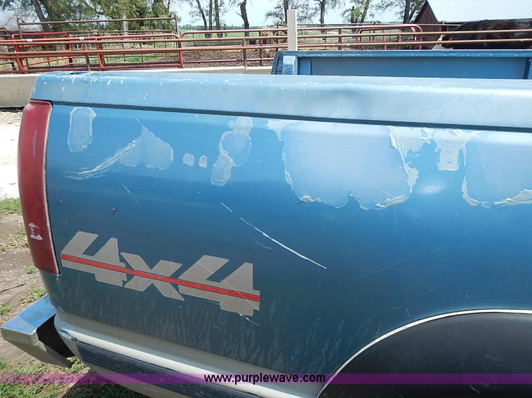 image for item I3594 1988 Chevrolet Scottsdale 1500 pickup truck