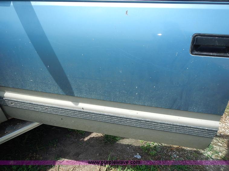 image for item I3594 1988 Chevrolet Scottsdale 1500 pickup truck