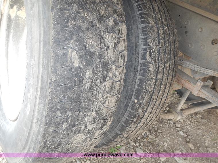 image for item I3639 1996 Mitsubishi Fuso FE639 dump flatbed truck