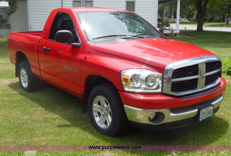 image for item I4676 2007 Dodge Ram 1500 pickup truck