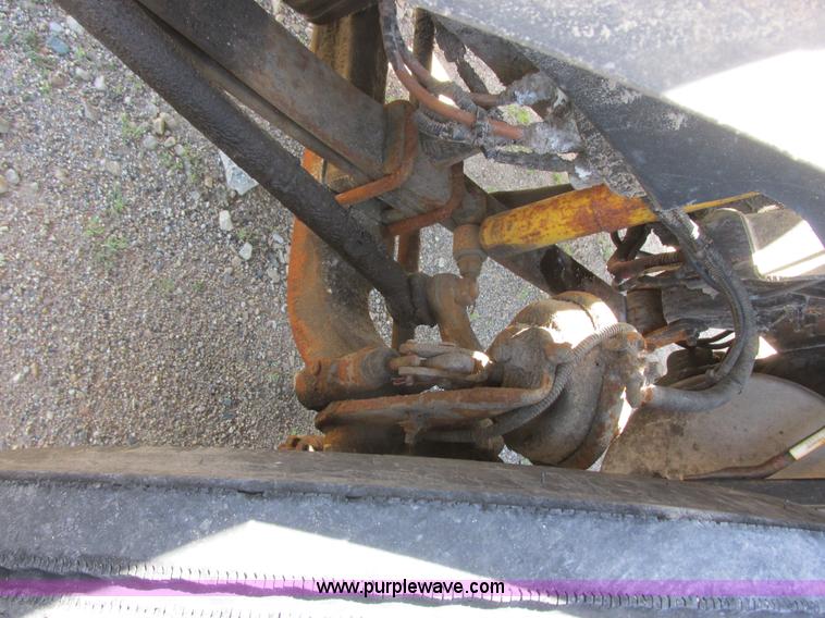 image for item I6250 2003 Freightliner Columbia semi truck