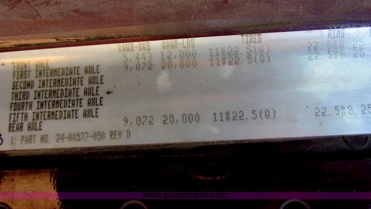 image for item I6250 2003 Freightliner Columbia semi truck