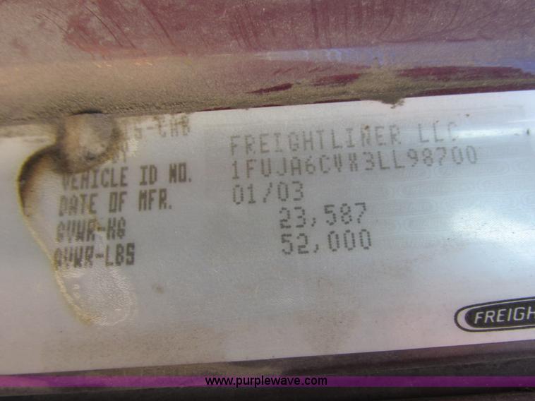 image for item I6250 2003 Freightliner Columbia semi truck