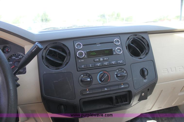 image for item I7325 2010 Ford F250 Super Duty Crew Cab pickup truck