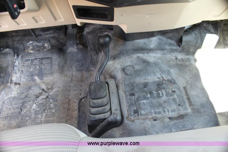 image for item I7325 2010 Ford F250 Super Duty Crew Cab pickup truck