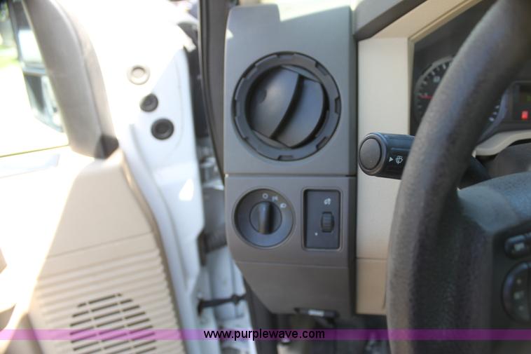 image for item I7325 2010 Ford F250 Super Duty Crew Cab pickup truck