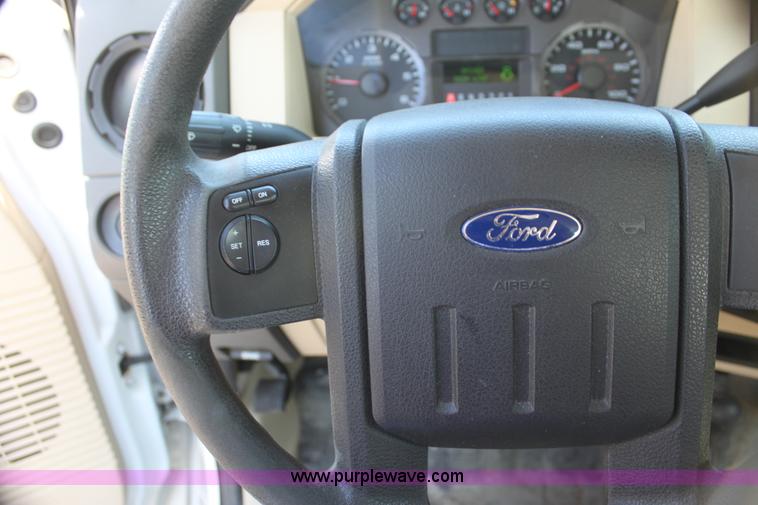 image for item I7325 2010 Ford F250 Super Duty Crew Cab pickup truck