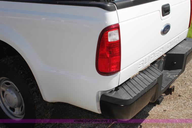 image for item I7325 2010 Ford F250 Super Duty Crew Cab pickup truck