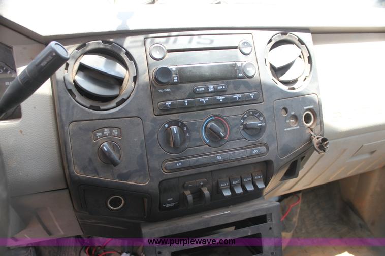 image for item I7424 2008 Ford F350 Super Duty XL SuperCab flatbed truck