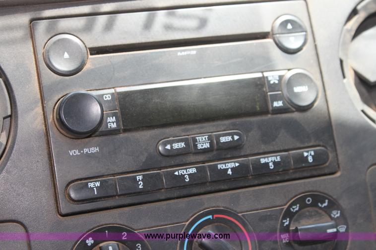 image for item I7424 2008 Ford F350 Super Duty XL SuperCab flatbed truck