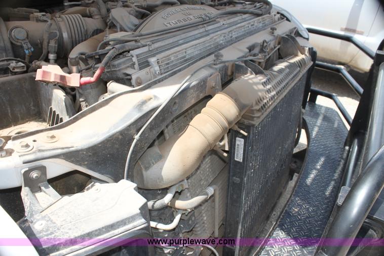 image for item I7424 2008 Ford F350 Super Duty XL SuperCab flatbed truck