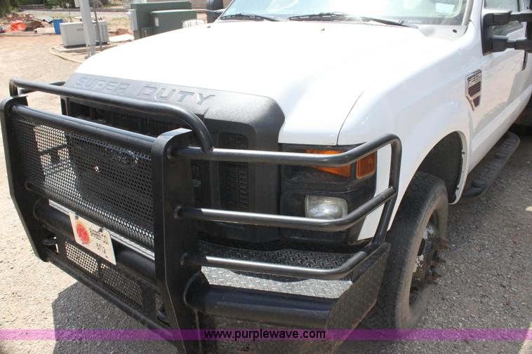 image for item I7424 2008 Ford F350 Super Duty XL SuperCab flatbed truck