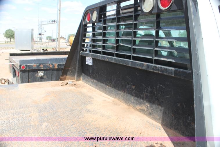 image for item I7424 2008 Ford F350 Super Duty XL SuperCab flatbed truck