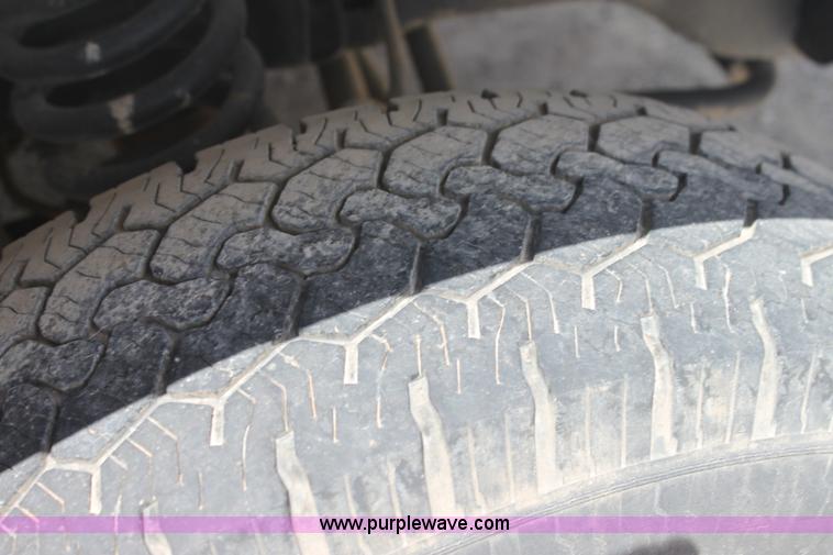 image for item I7424 2008 Ford F350 Super Duty XL SuperCab flatbed truck