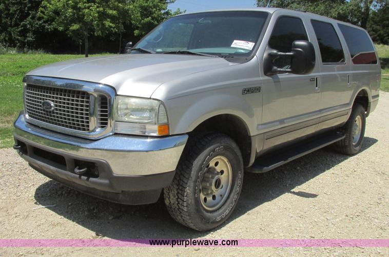 image for item I9543 2002 Ford Excursion XLT SUV
