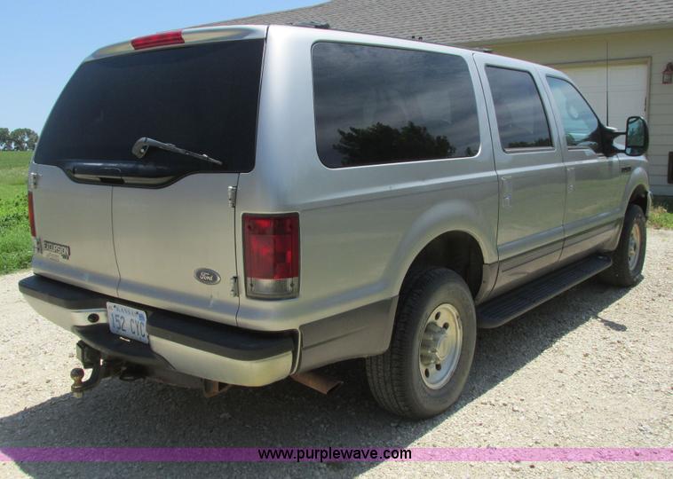 image for item I9543 2002 Ford Excursion XLT SUV