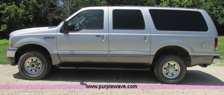 image for item I9543 2002 Ford Excursion XLT SUV