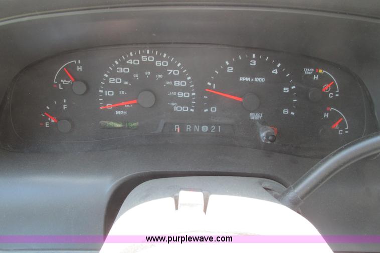 image for item I9543 2002 Ford Excursion XLT SUV