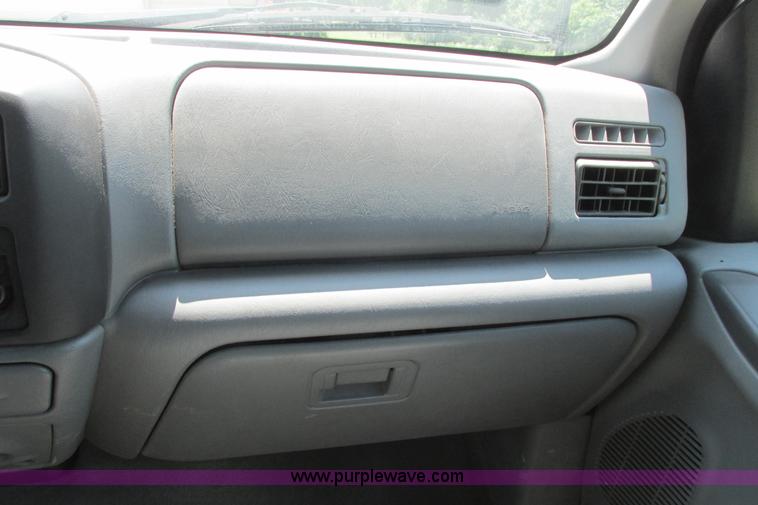 image for item I9543 2002 Ford Excursion XLT SUV