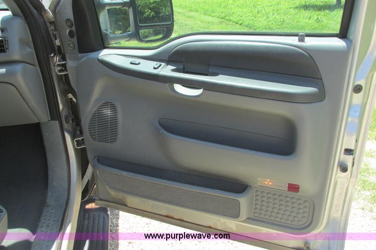 image for item I9543 2002 Ford Excursion XLT SUV