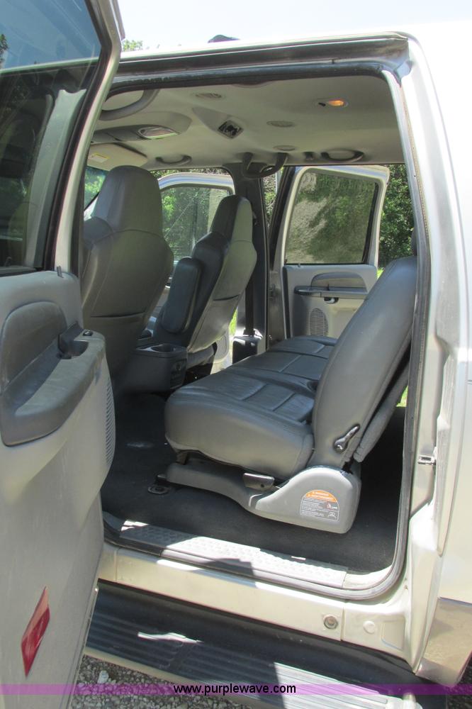 image for item I9543 2002 Ford Excursion XLT SUV