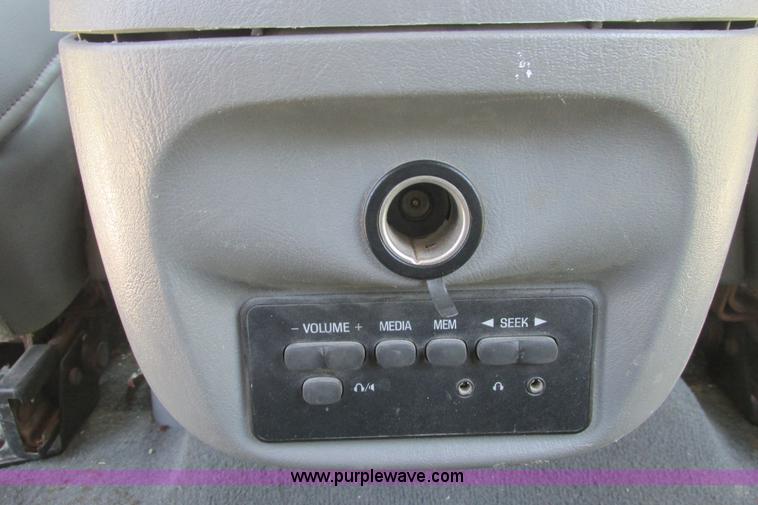 image for item I9543 2002 Ford Excursion XLT SUV
