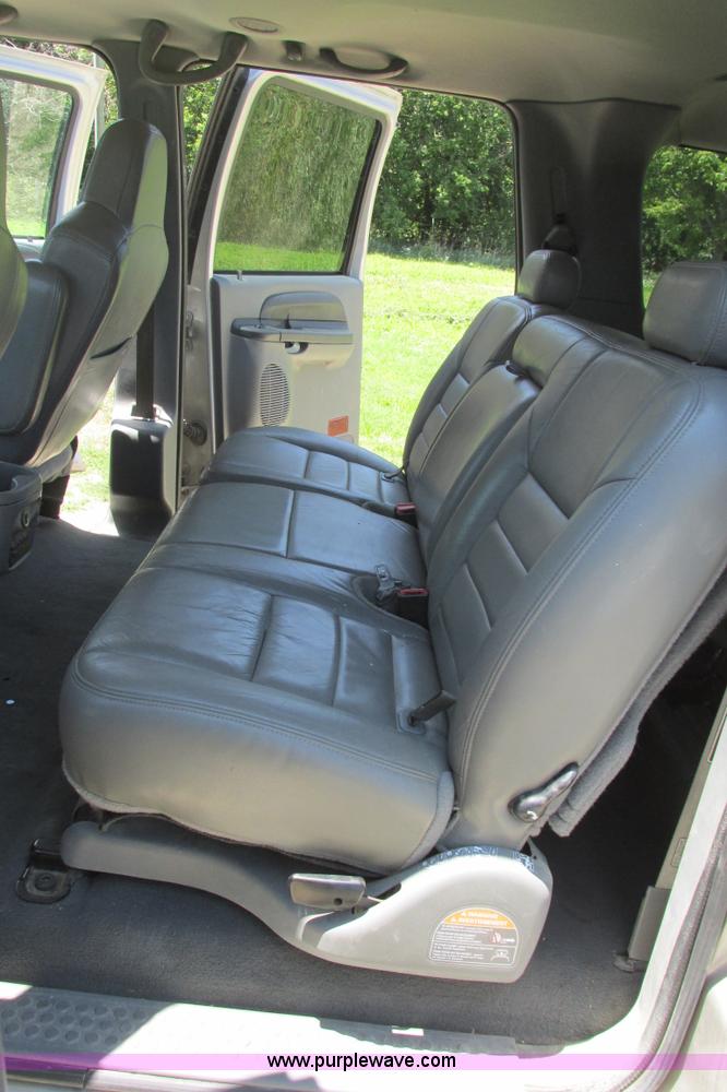 image for item I9543 2002 Ford Excursion XLT SUV