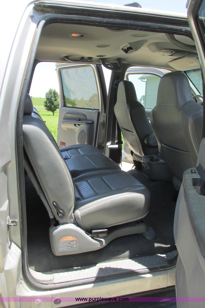 image for item I9543 2002 Ford Excursion XLT SUV