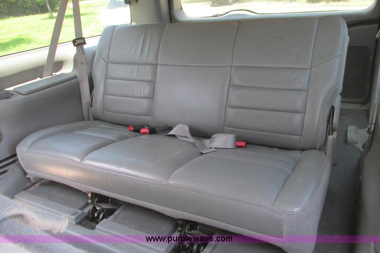 image for item I9543 2002 Ford Excursion XLT SUV