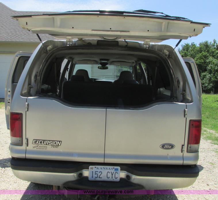 image for item I9543 2002 Ford Excursion XLT SUV