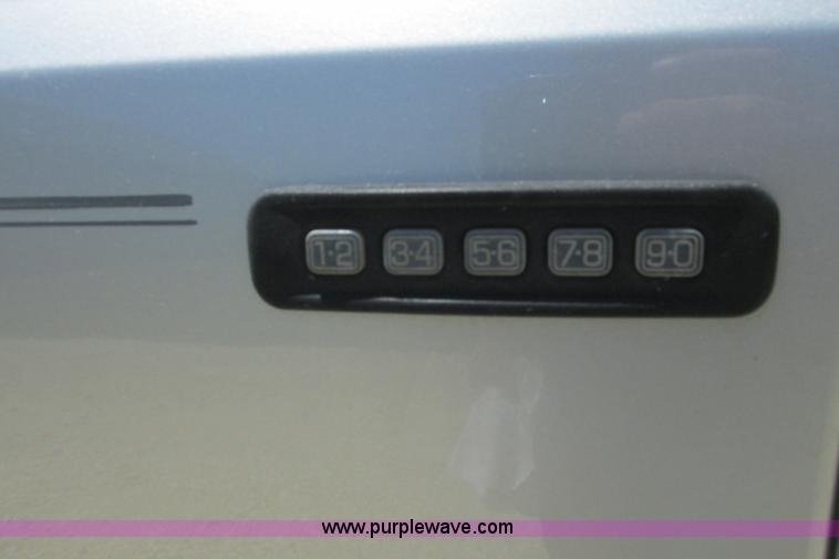 image for item I9543 2002 Ford Excursion XLT SUV