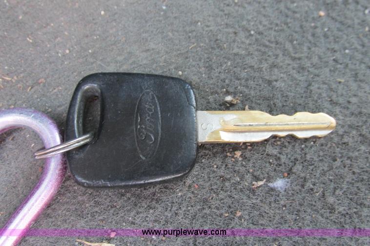 image for item I9543 2002 Ford Excursion XLT SUV