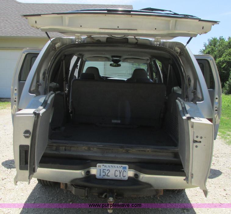 image for item I9543 2002 Ford Excursion XLT SUV