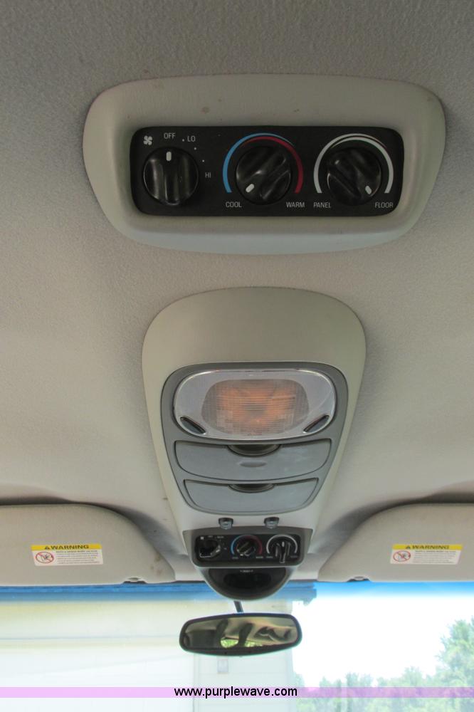 image for item I9543 2002 Ford Excursion XLT SUV