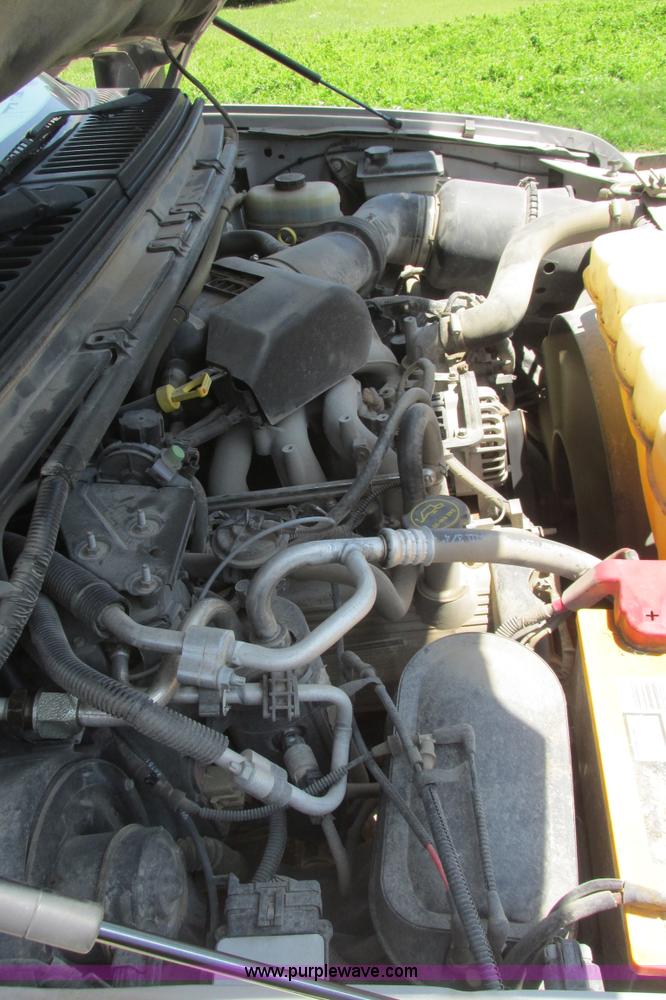 image for item I9543 2002 Ford Excursion XLT SUV