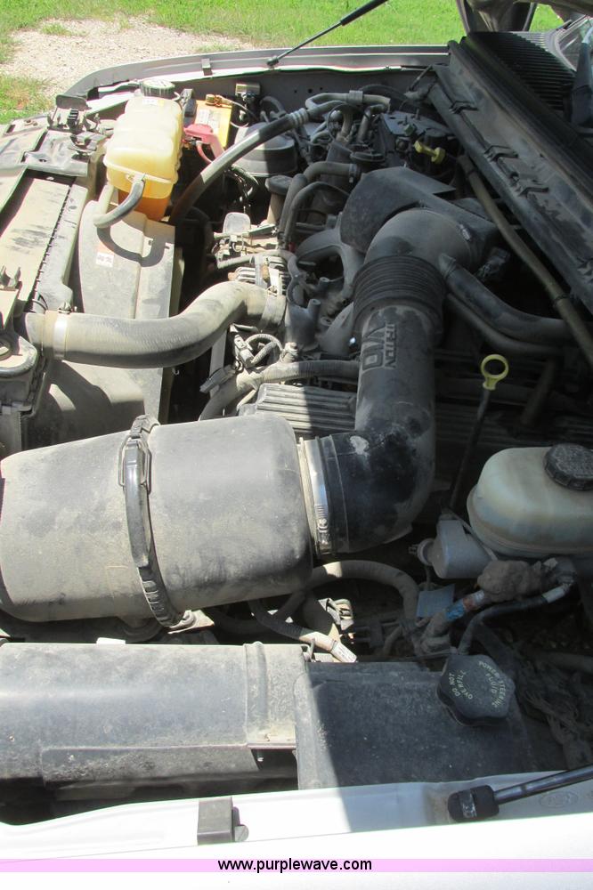 image for item I9543 2002 Ford Excursion XLT SUV