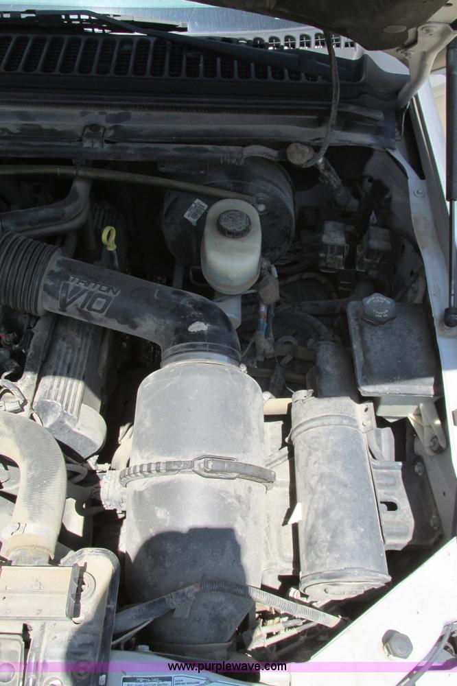 image for item I9543 2002 Ford Excursion XLT SUV