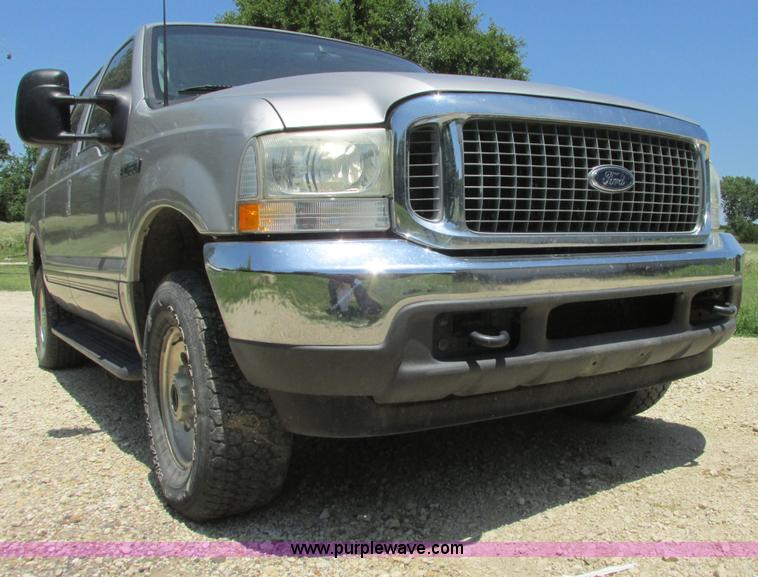 image for item I9543 2002 Ford Excursion XLT SUV