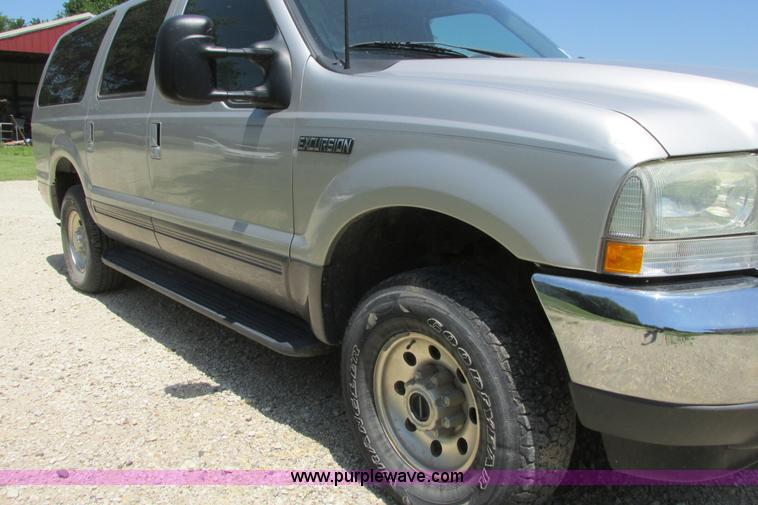 image for item I9543 2002 Ford Excursion XLT SUV
