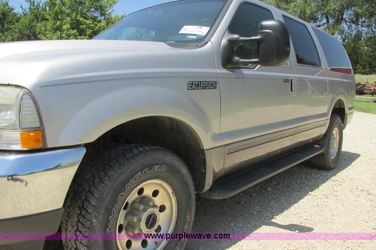 image for item I9543 2002 Ford Excursion XLT SUV